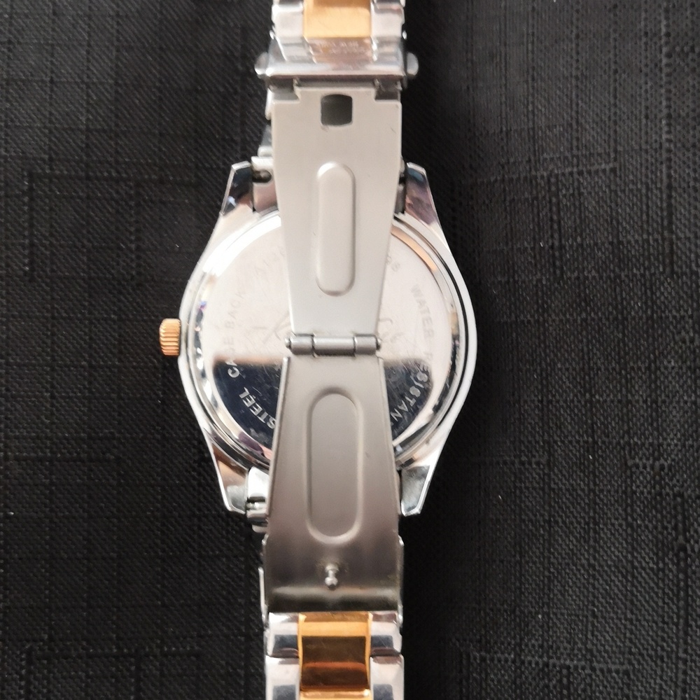 Kenneth Cole Watch - Picture 4 of 8